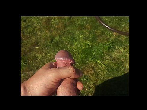 ❤️ Varma varmulo iĝas sian rozkoloran fikigon kaj ŝprucas kun ŝprucaĵo en somera ĝardeno Malmola porno ĉe porno eo.sexvideogif.ru ️❤
